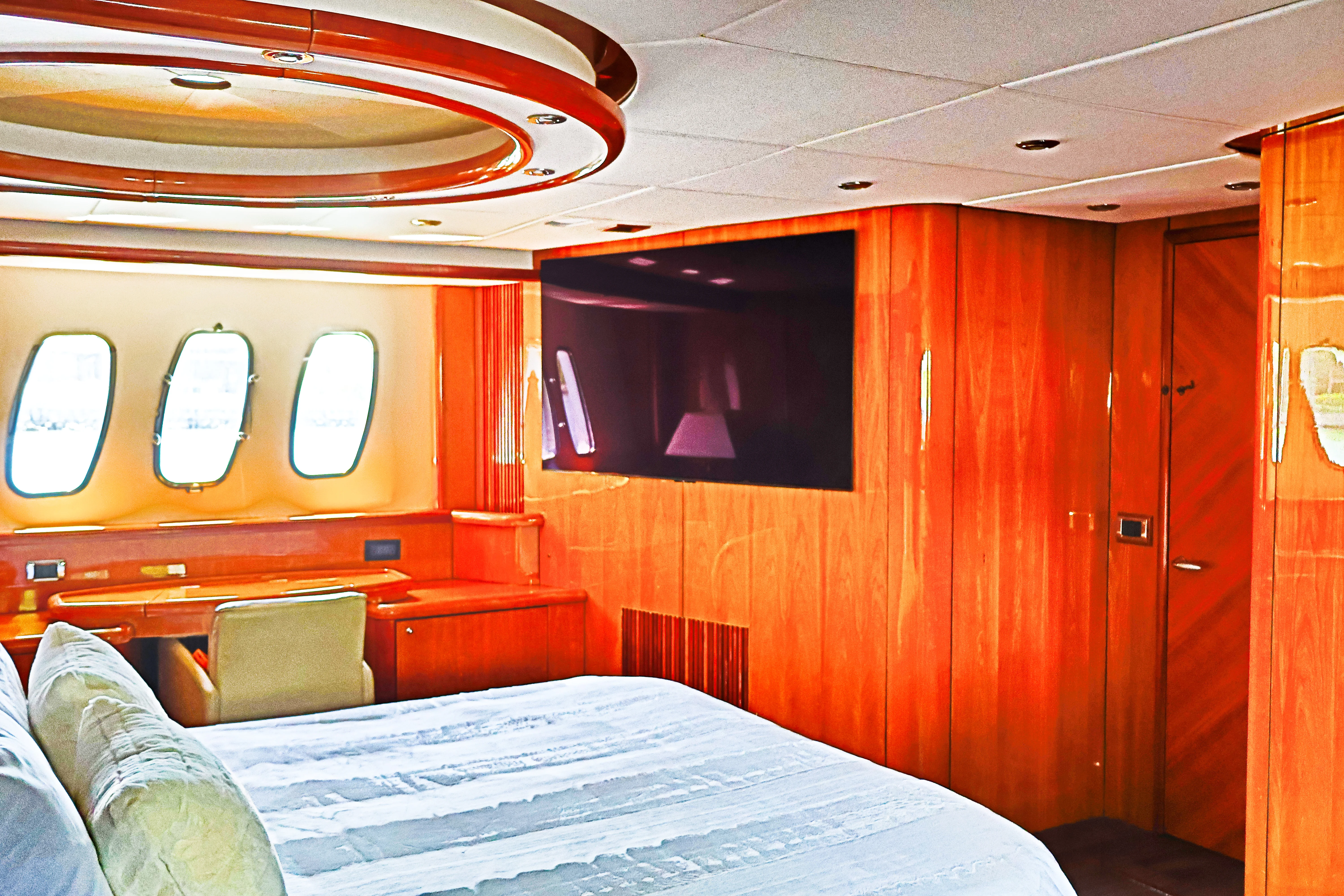 90ft Sunseeker Deep Blue master bedroom suite